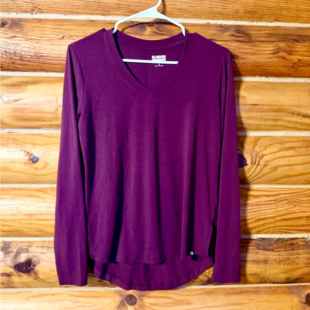 Duluth Trading Company Alaskan Hardgear AKHG Deep Plum Long Sleeve Top